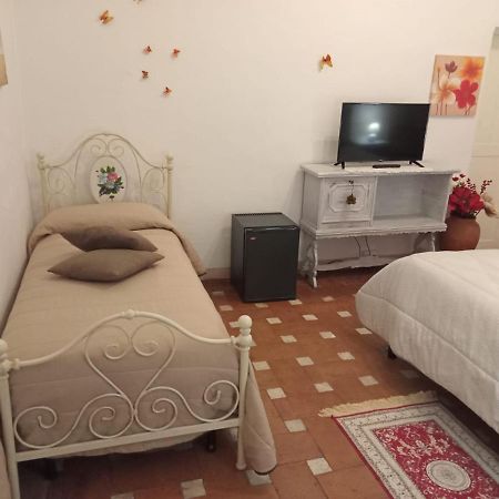 Il Rosso Volterrano N.10 Apartment Bagian luar foto