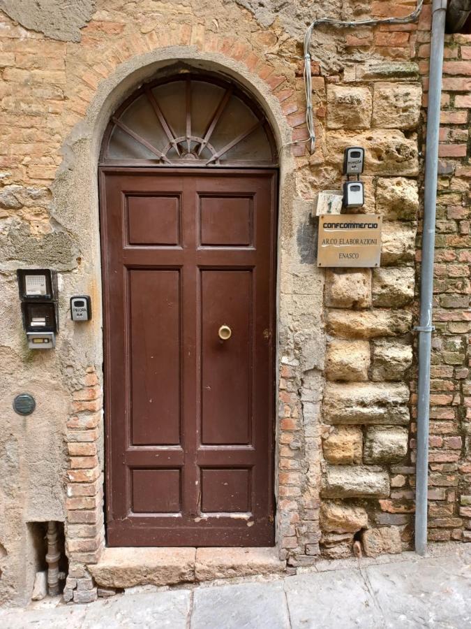 Il Rosso Volterrano N.10 Apartment Bagian luar foto